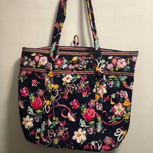 Vera Bradley tote bag